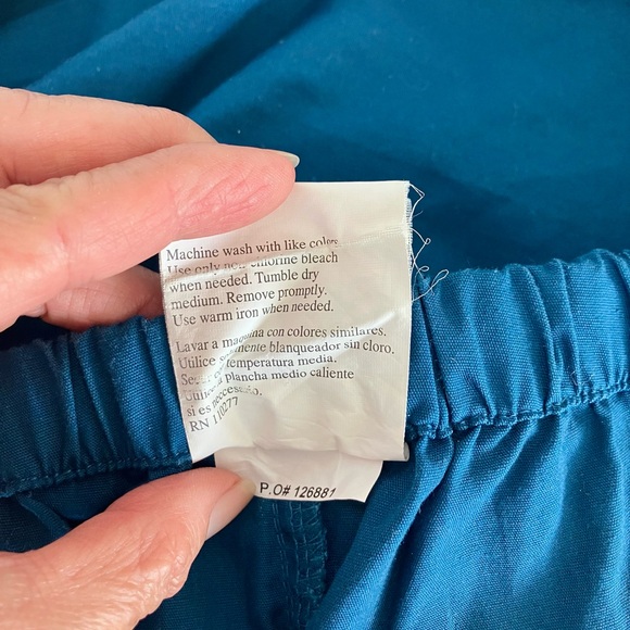 Drawstring Scrubs Pants; Blemish on Leg-Last Photo; 1” Removable Hem - Picture 4 of 8